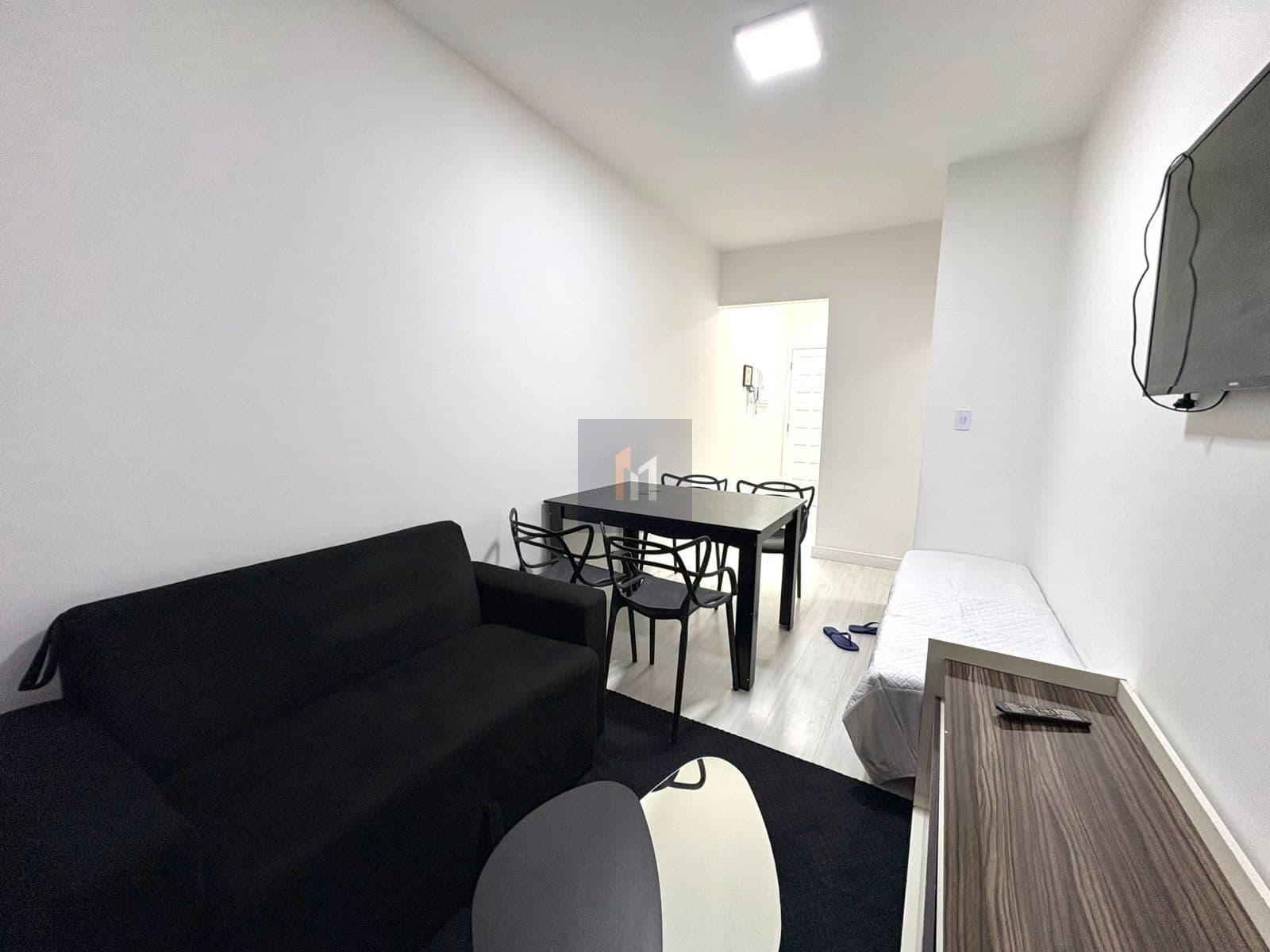 Apartamento Porteira fechada à venda no bairro Tupi em Praia Grande, SP. Com 1 dormitório!