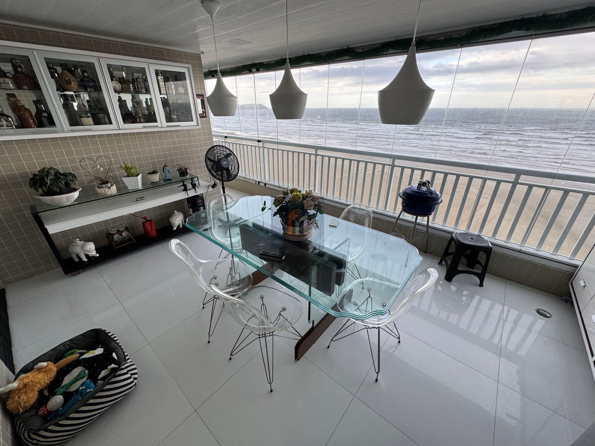 Apartamento frente mar 2 suites, closet, 2 vagas, aviação