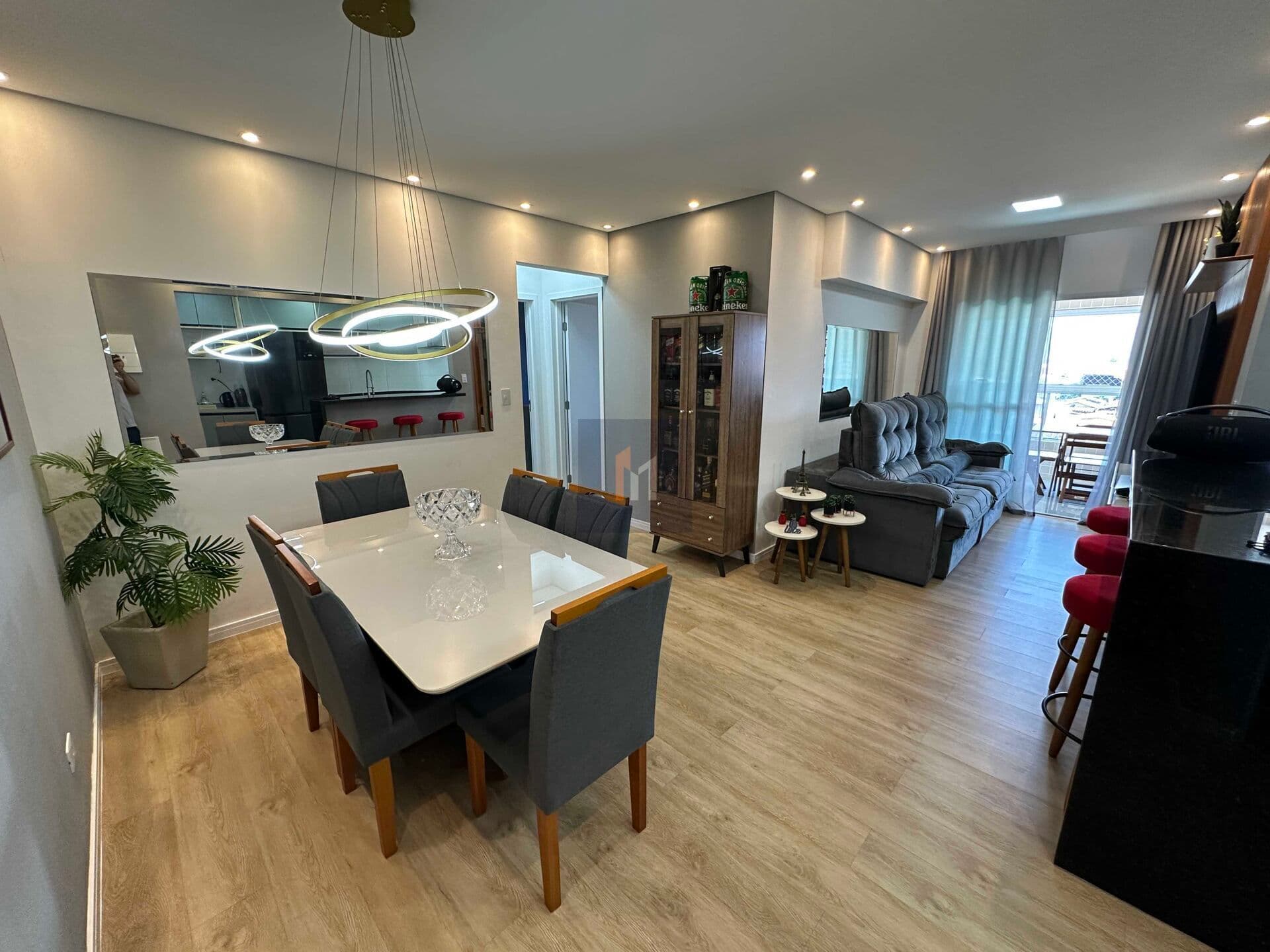 Apartamento na Mirim 2 dormitórios 1 suíte e 1 vaga de garagem
