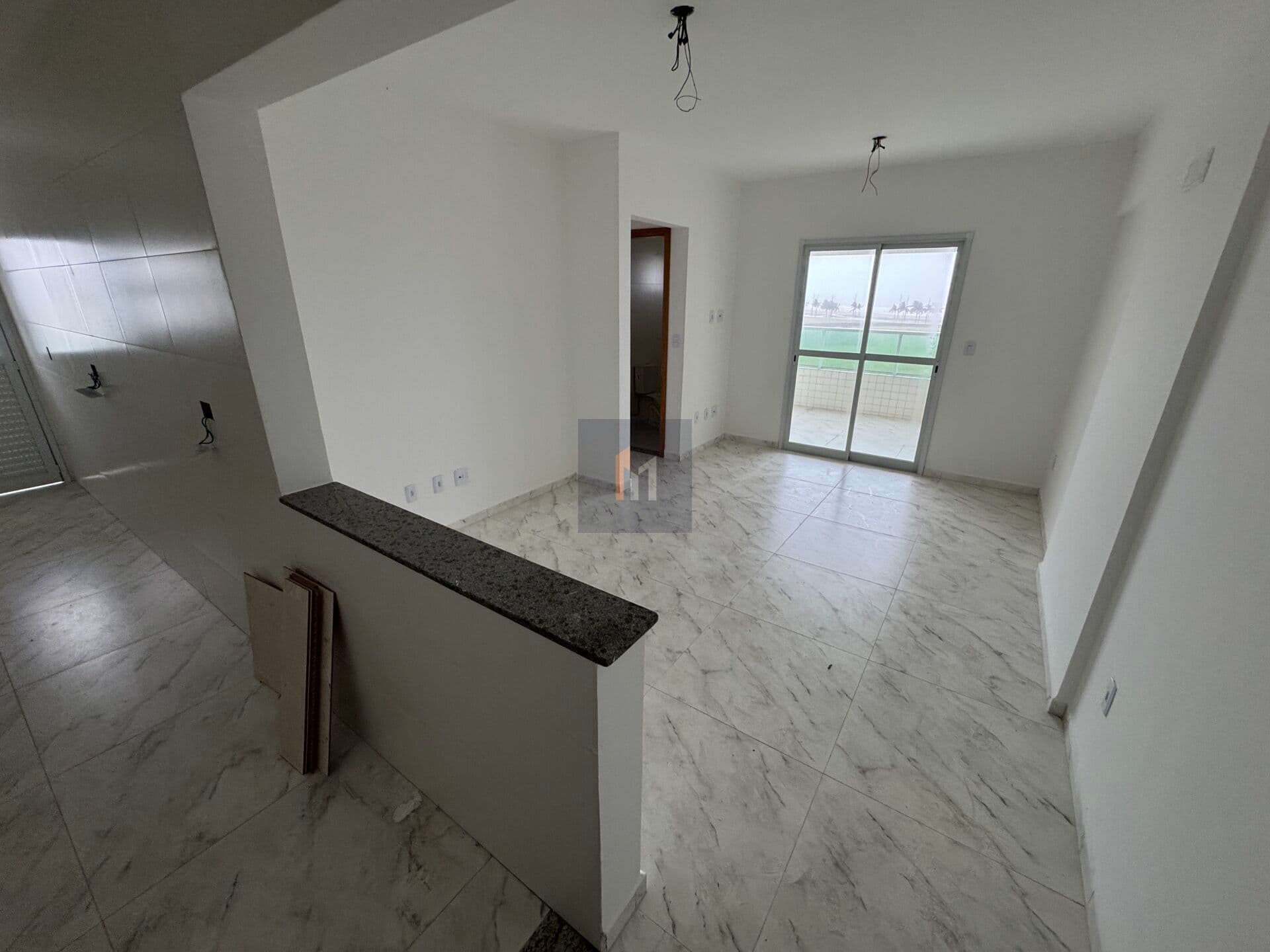 Apartamento 2 dormitorios sendo 1 suite, 1 vaga, mirim