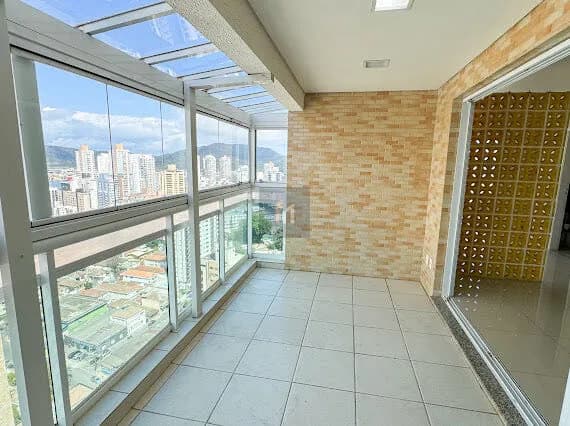 Apartamento Cobertura Duplex 3 suítes sendo 1 Master 3 vagas de garagem no bairro Ponta da Praia