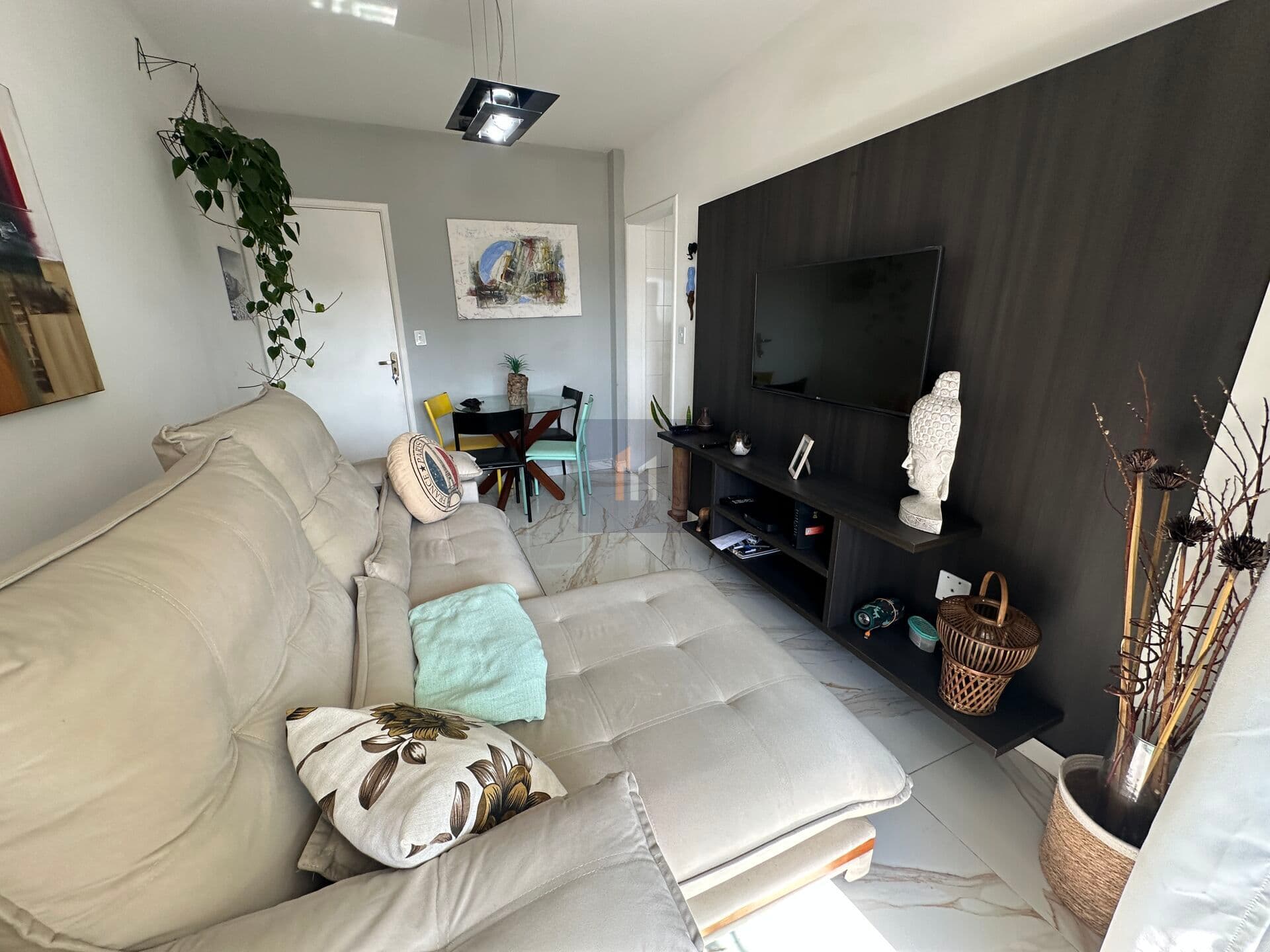 Apartamento à venda no bairro Aviação em Praia Grande, SP. 2 dormitórios.