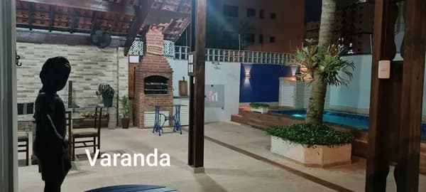Casa 3 dormitorios sendo 2 suites, com edícula, piscina, 2 vagas, aviação