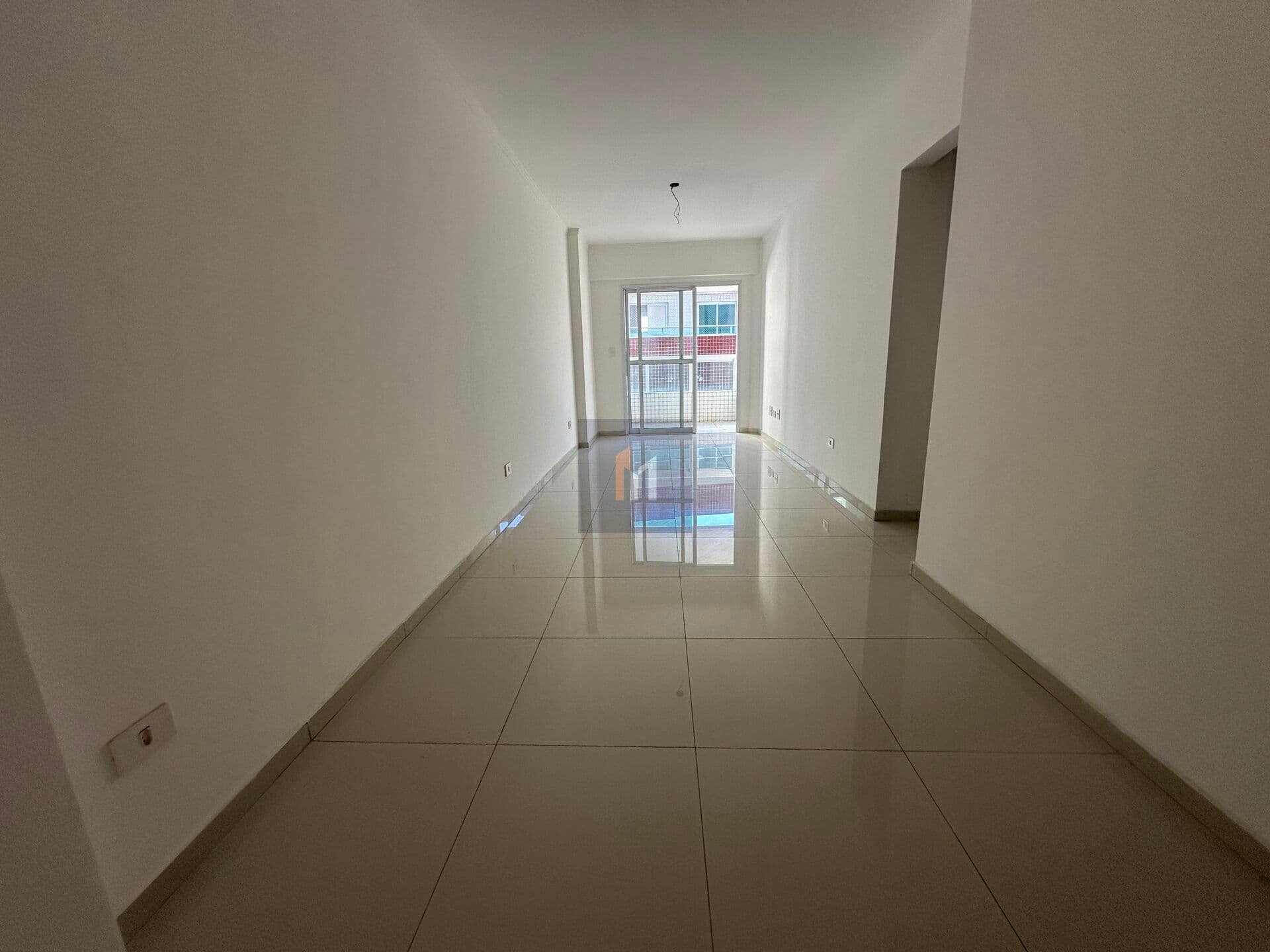 Apartamento à Venda no Bairro Guilhermina em Praia Grande, SP. 2 dormitórios sendo suítes!