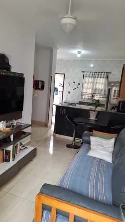 Casa em Condomínio à venda no bairro Aviação em Praia Grande, SP. 1 dormitório.
