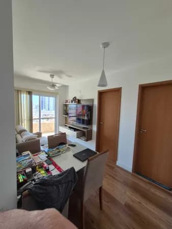 Apartamento à venda no bairro Aviação em Praia Grande, SP. 1 dormitório.