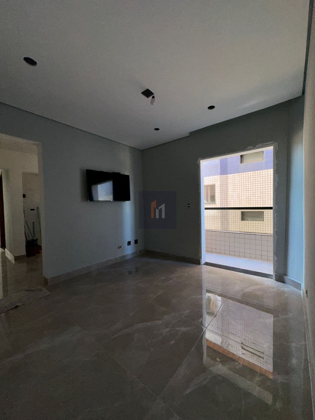 Apartamento à venda no bairro Tupi em Praia Grande, SP. 1 dormitório