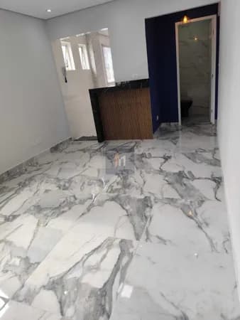 Apartamento à venda no bairro Canto do Forte em Praia Grande, SP. 1 dormitório sendo suíte.