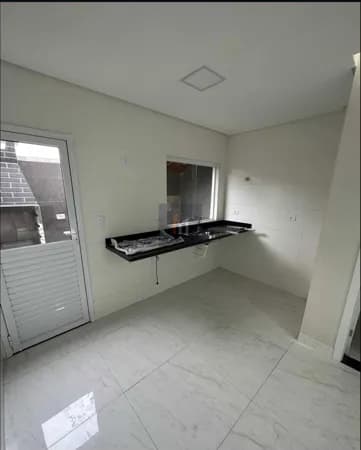 Casa 2 dormitórios 1 suíte na Aviação
