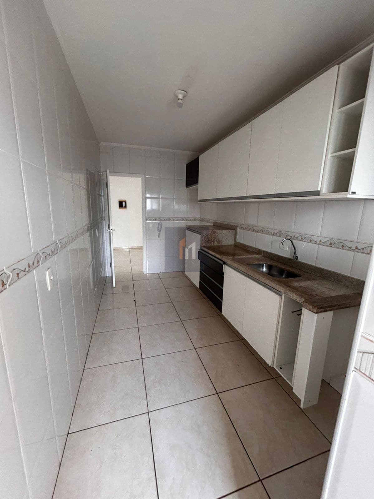 Apartamento Padrão com 2 dormitórios sendo 1 suíte no bairro canto do forte