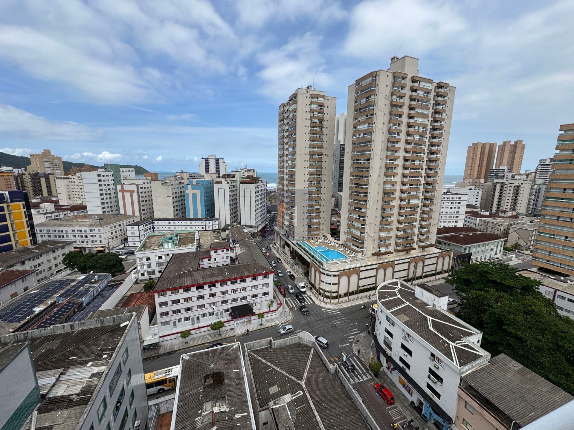 Apartamento vista mar, 3 dormitórios sendo 2 suites, 3 vagas, boqueirão