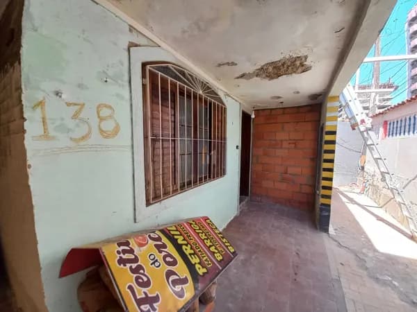 Casa à venda no bairro Aviação em Praia Grande, SP. 2 dormitórios sendo 1 suíte.