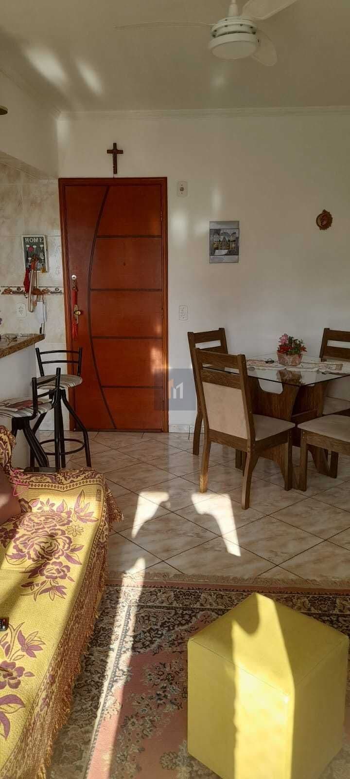 Apartamento à venda no bairro Ocian em Praia Grande, SP. 2 dormitórios sendo 1 suíte.