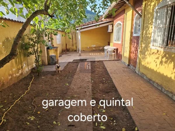 Casa à venda no bairro Canto do Forte em Praia Grande, SP. 2 dormitórios sendo 1 suíte.