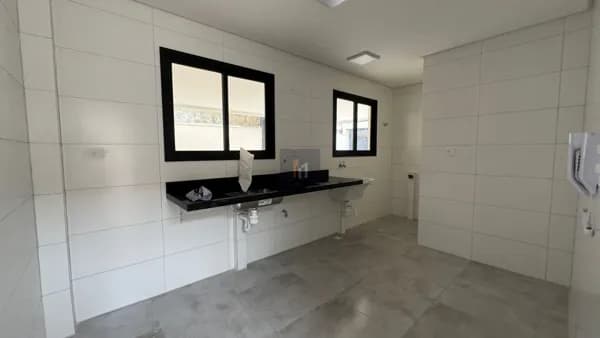 Casa em Condomínio locação definitiva