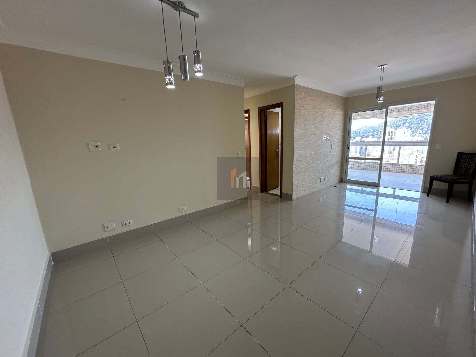 Apartamento à venda no bairro Boqueirão em Praia Grande, SP. 2 dormitórios sendo 2 suíte.