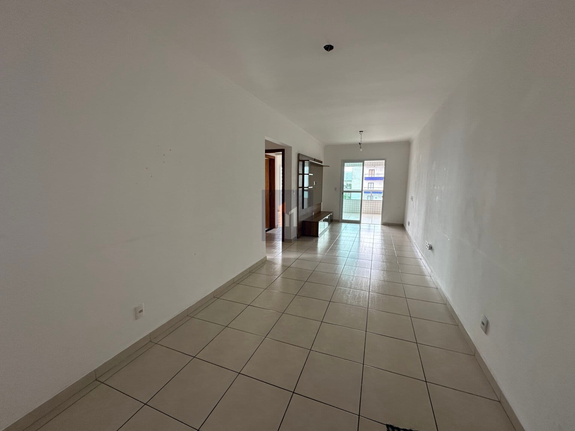 Apartamento dois dormitorios, frente rua sendo uma suite,varanda gourmet