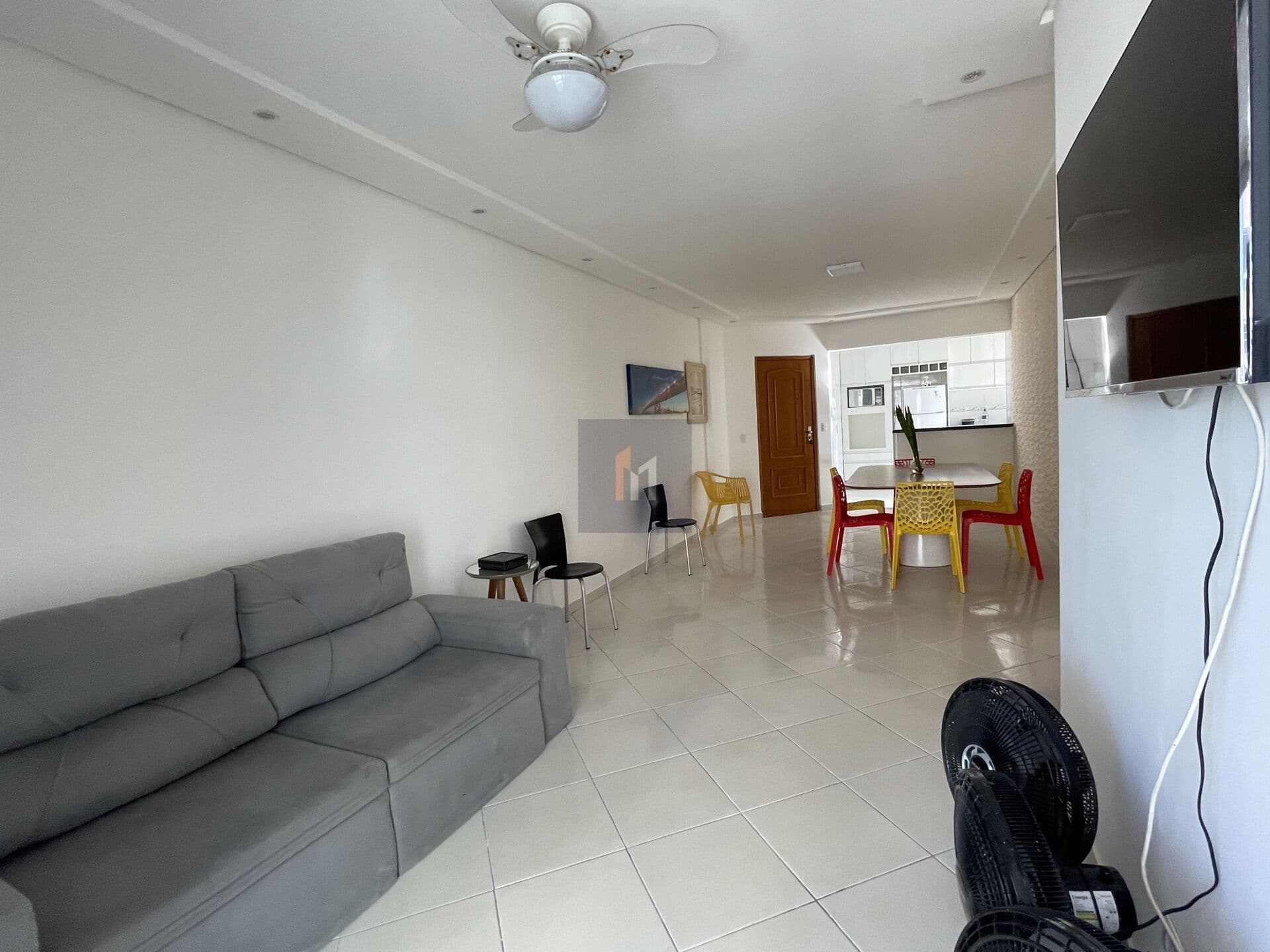 Apartamento à venda no bairro Tupi em Praia Grande, SP. 3 dormitórios sendo 1 suíte.