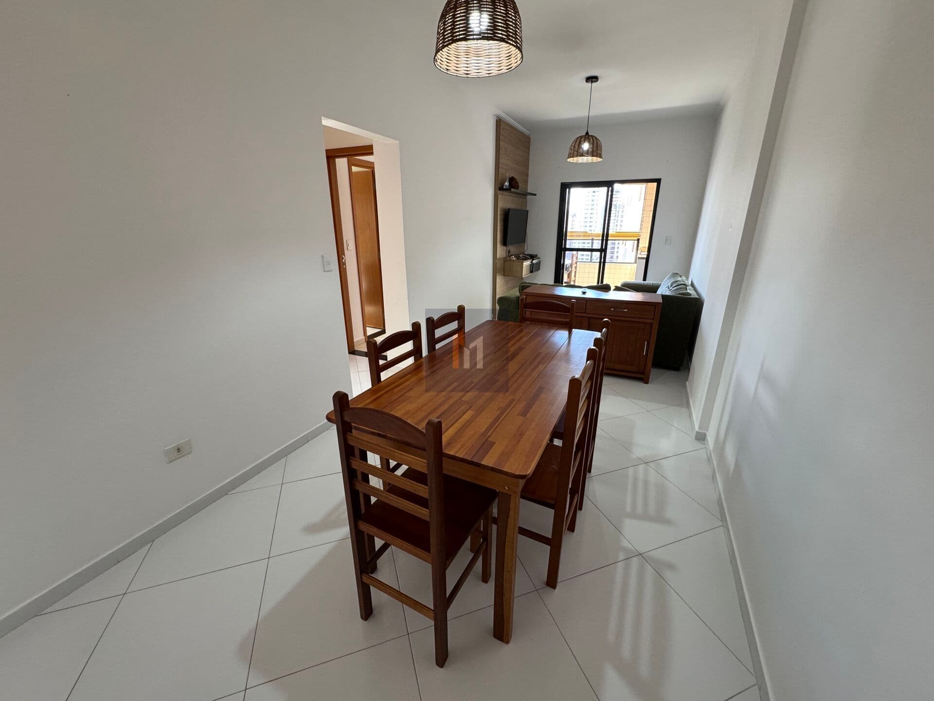 Apartamento 2 dormitorios sendo 1 suite, 1 vaga, aviação