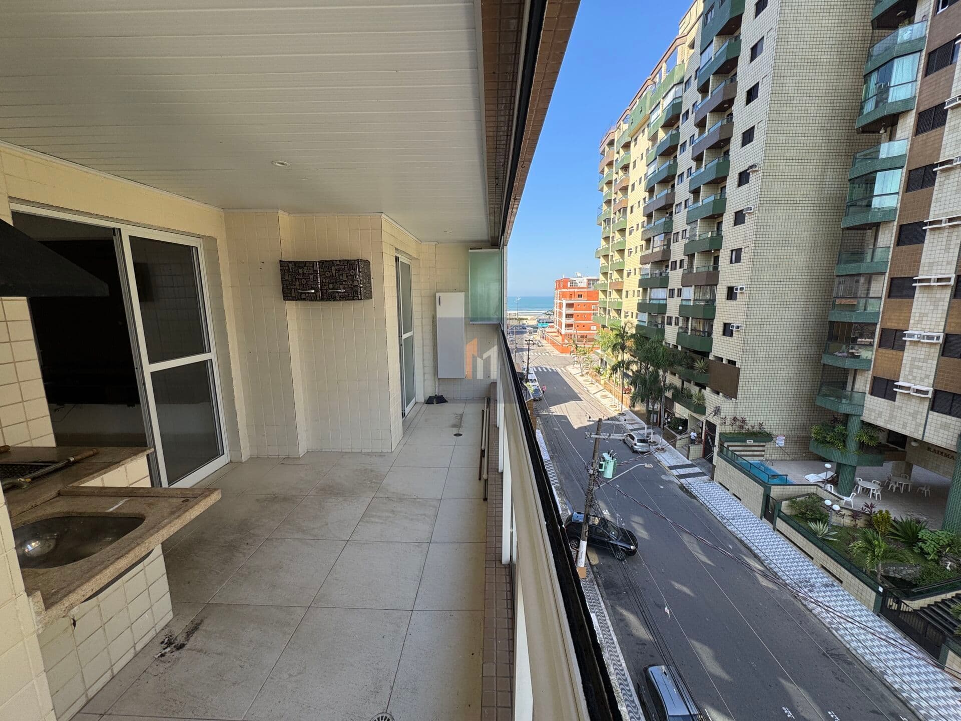 Apartamento vista mar, 2 dormitórios sendo 1 suite, 1 vaga, tupi