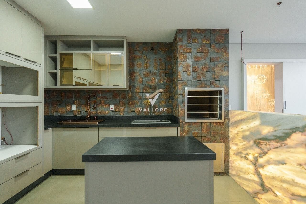 Triplex semi mobiliado em Condomínio - Cascavel PR
