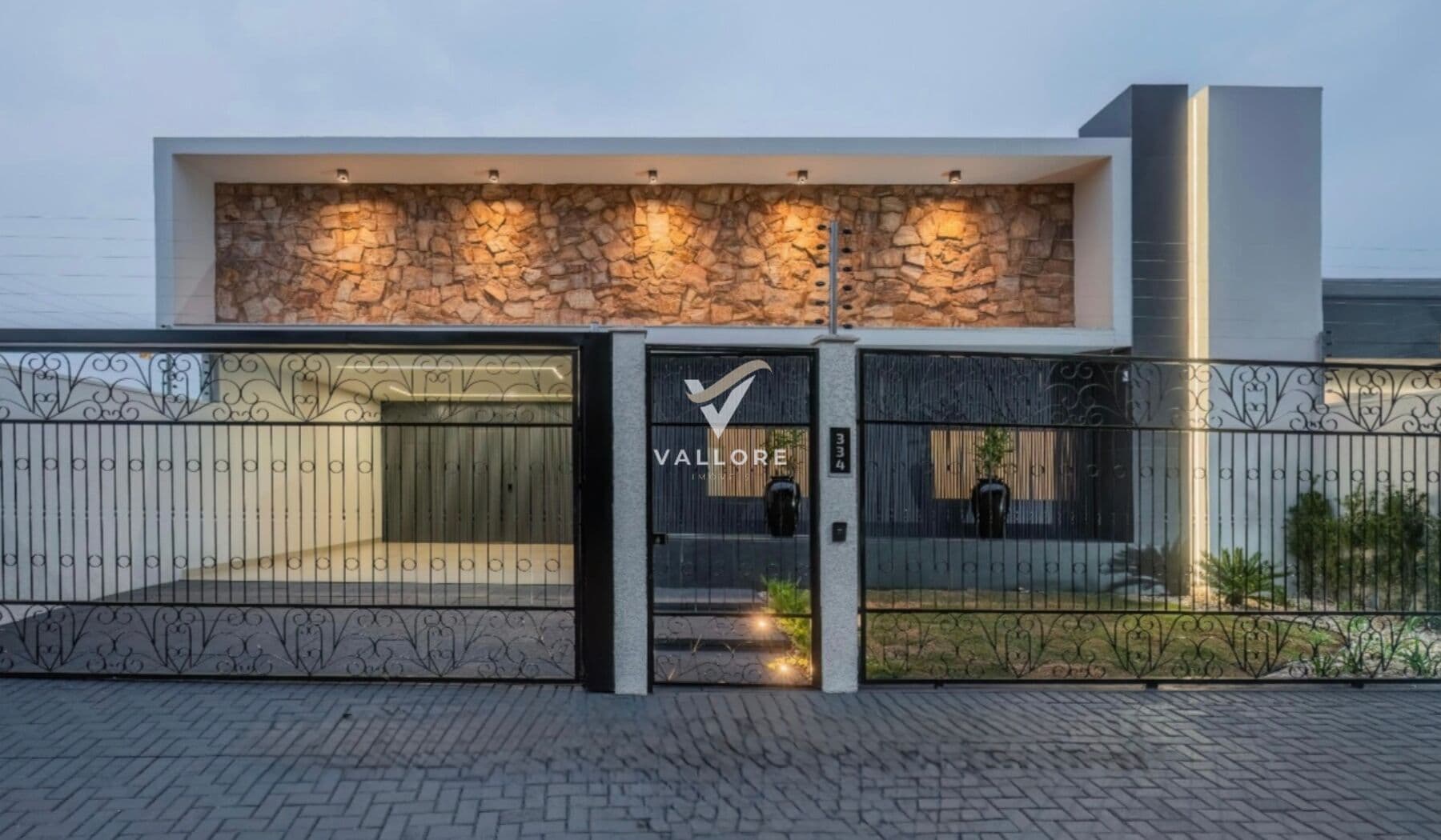 Casa térrea de alto padrão no Tropical 2 – Conforto e sofisticação