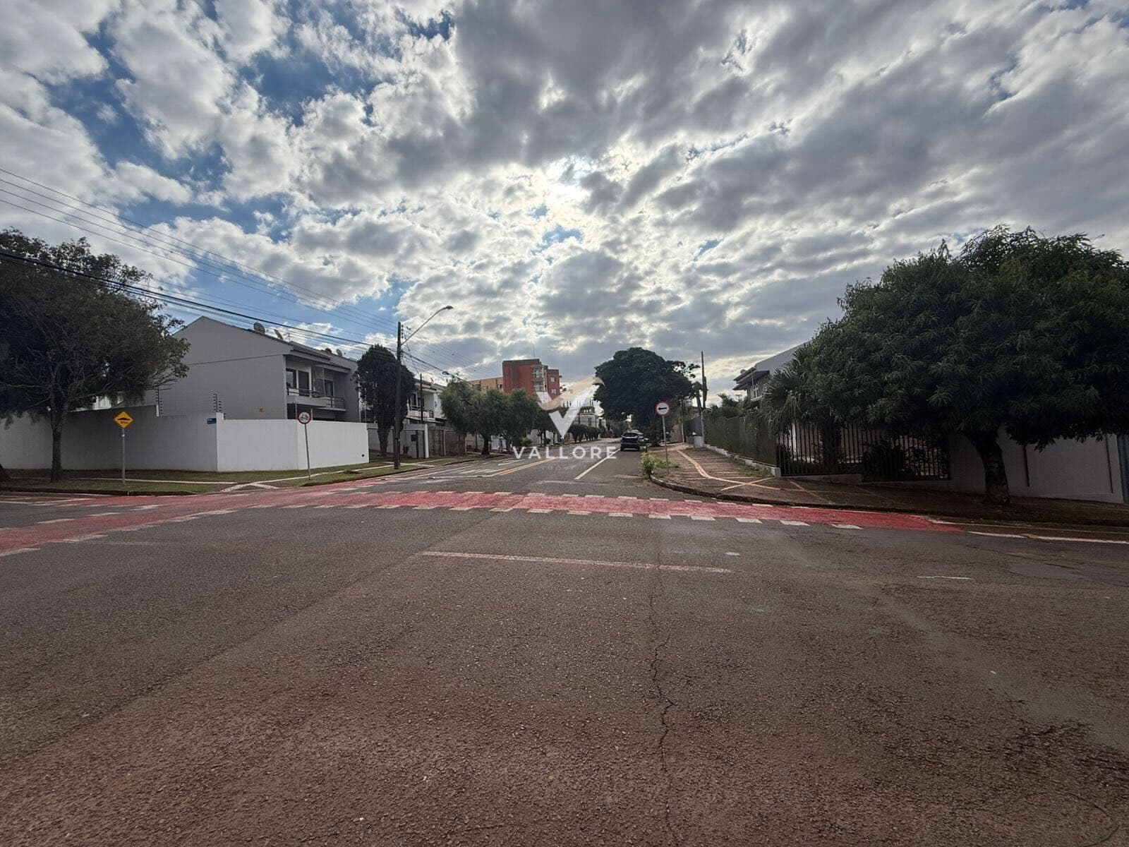 Terreno de esquina região do lago - Cascavel PR