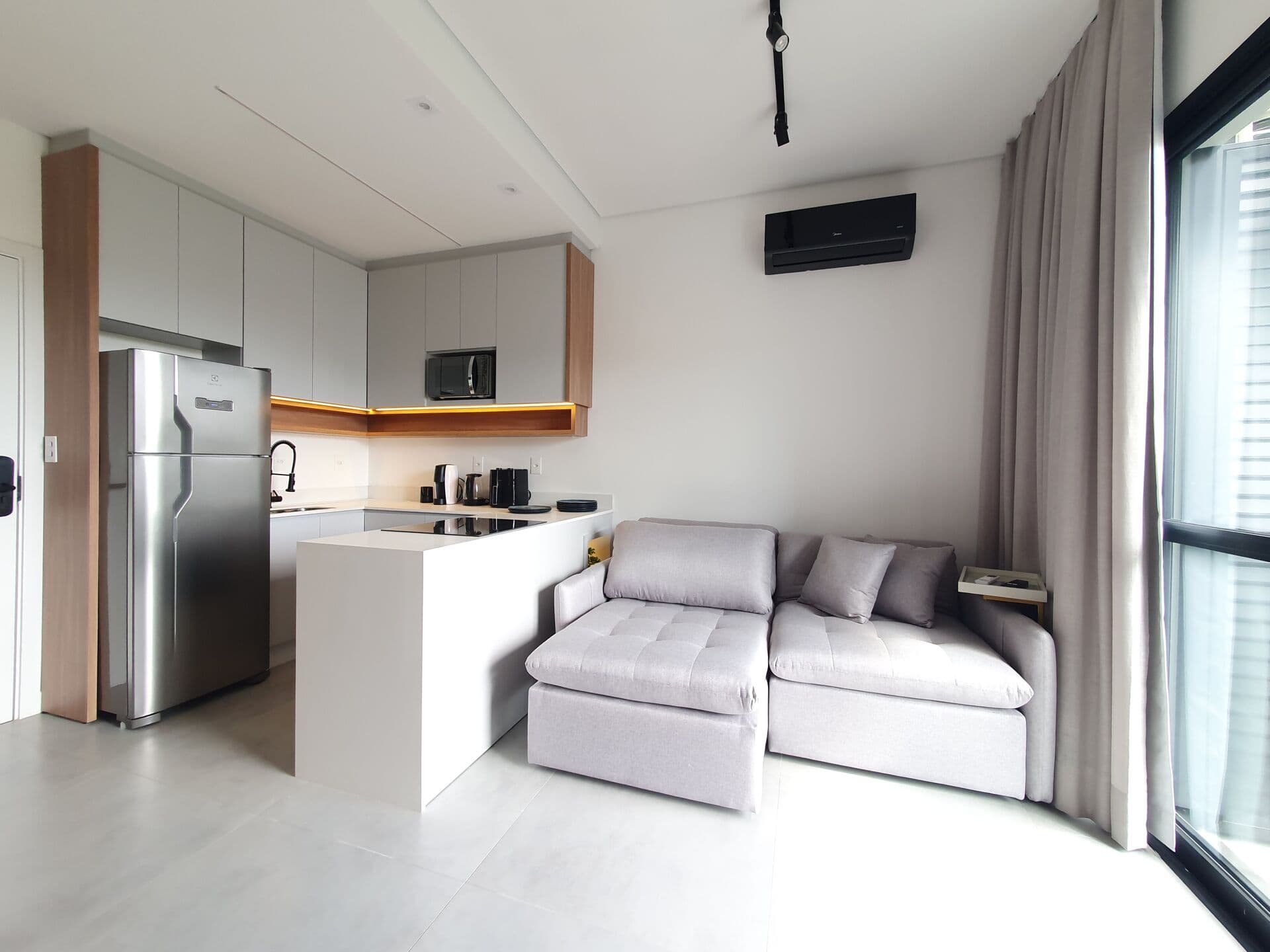 Apartamento duplex, totalmente mobilado, Novo Campeche - Florianópolis / SC
