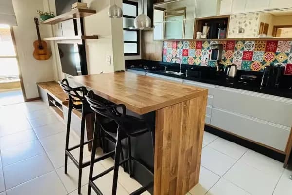 Lindo Apartamento com 2 dorm, 50m da praia, no Campeche, Florianópolis/SC