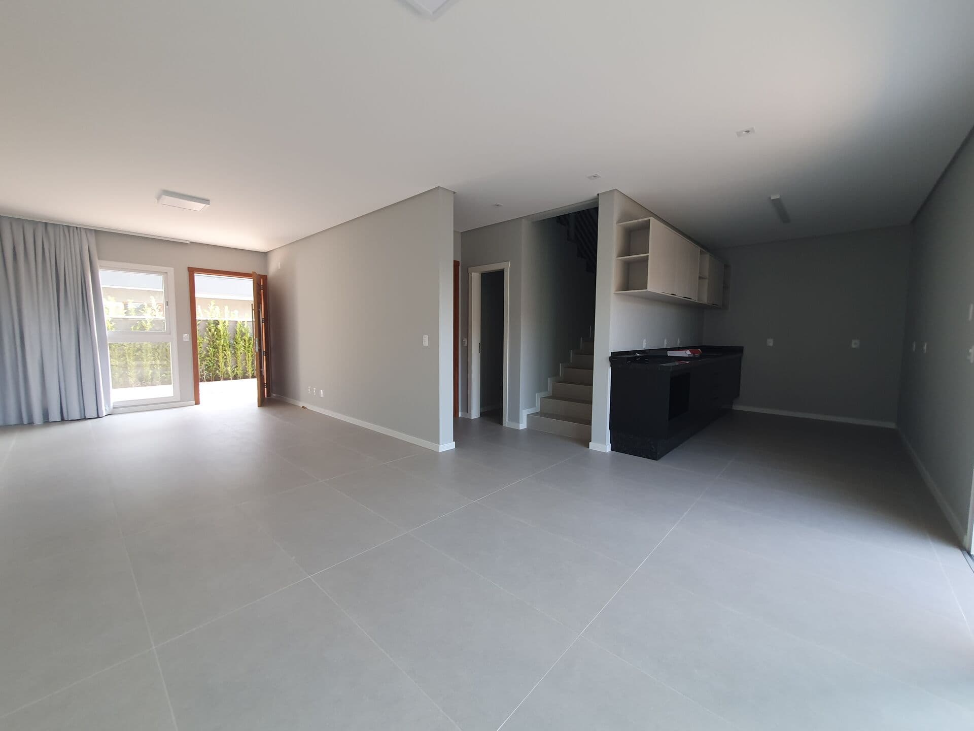 Casa com 3 dormitórios, sendo 1 suíte para alugar, Lagoa da Conceição - Florianópolis/SC