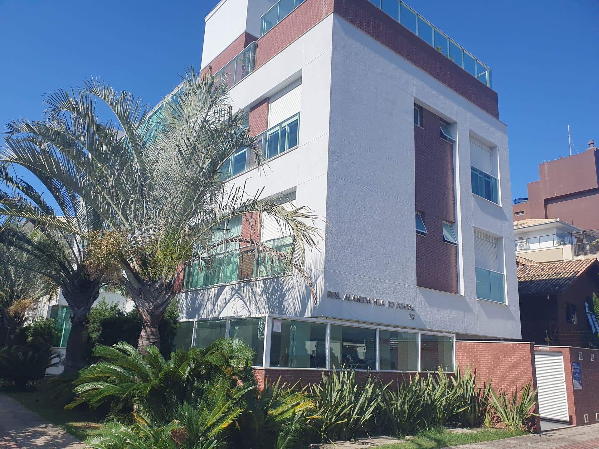 Apartamento 2 suítes, 200m da praia, no Rio Tavares, Florianópolis/SC