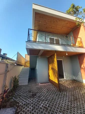 Apartamento NOVO, 2 dormitórios, 50m da praia no Campeche - Florianópolis / SC