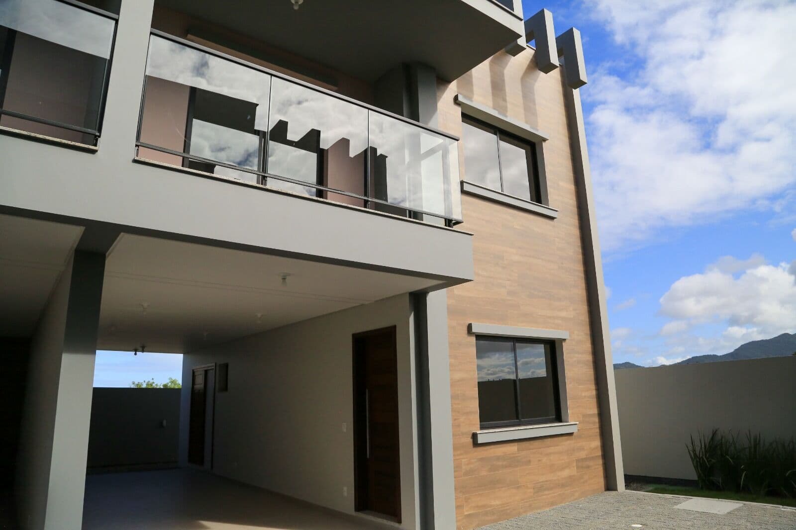 Casa para venda com 124m² com 3 quartos em Campeche - Florianópolis - SC
