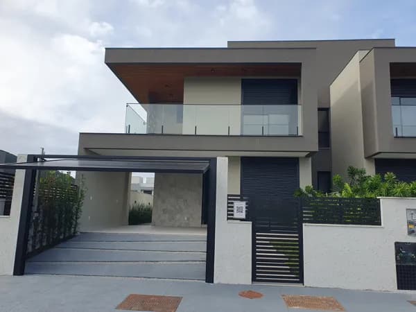Linda casa, 3 suítes, alto padrão na Lagoa da Conceição - Florianópolis/SC