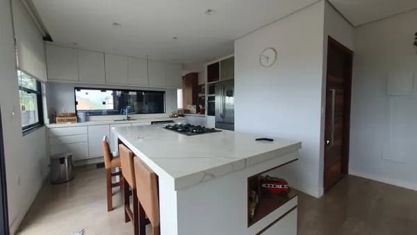 Cobertura de 3 quartos localizado no Campeche - Florianópolis / SC