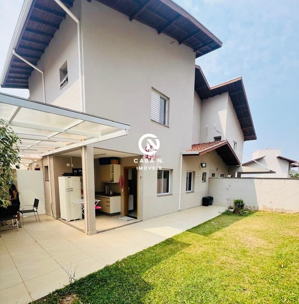 Casa em Condomínio com 3 quartos, sendo 2 suítes. Bairro Santa Ângela.