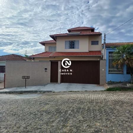 Casa Padrão, Campos Elíseos, 3 quartos, 1 suíte, 3 banheiros, garagem coberta.