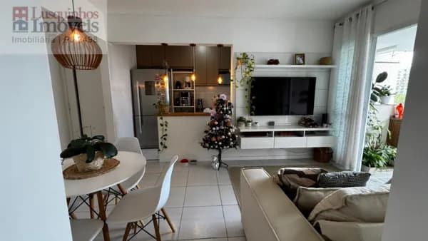 Apartamento Alto Padrão em patamares com 2/4 Piscina, academia e muito mais. IMÓVEL NÃO É MOBILIADO