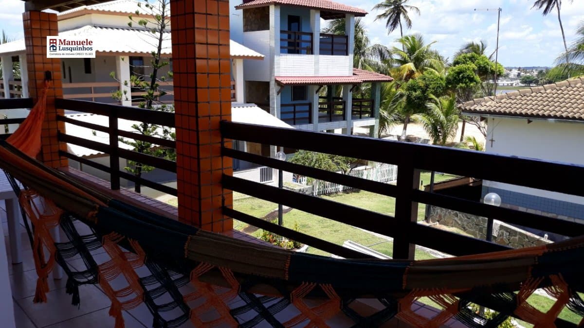 Casa Padrão para Venda em Centro Camaçari-BA