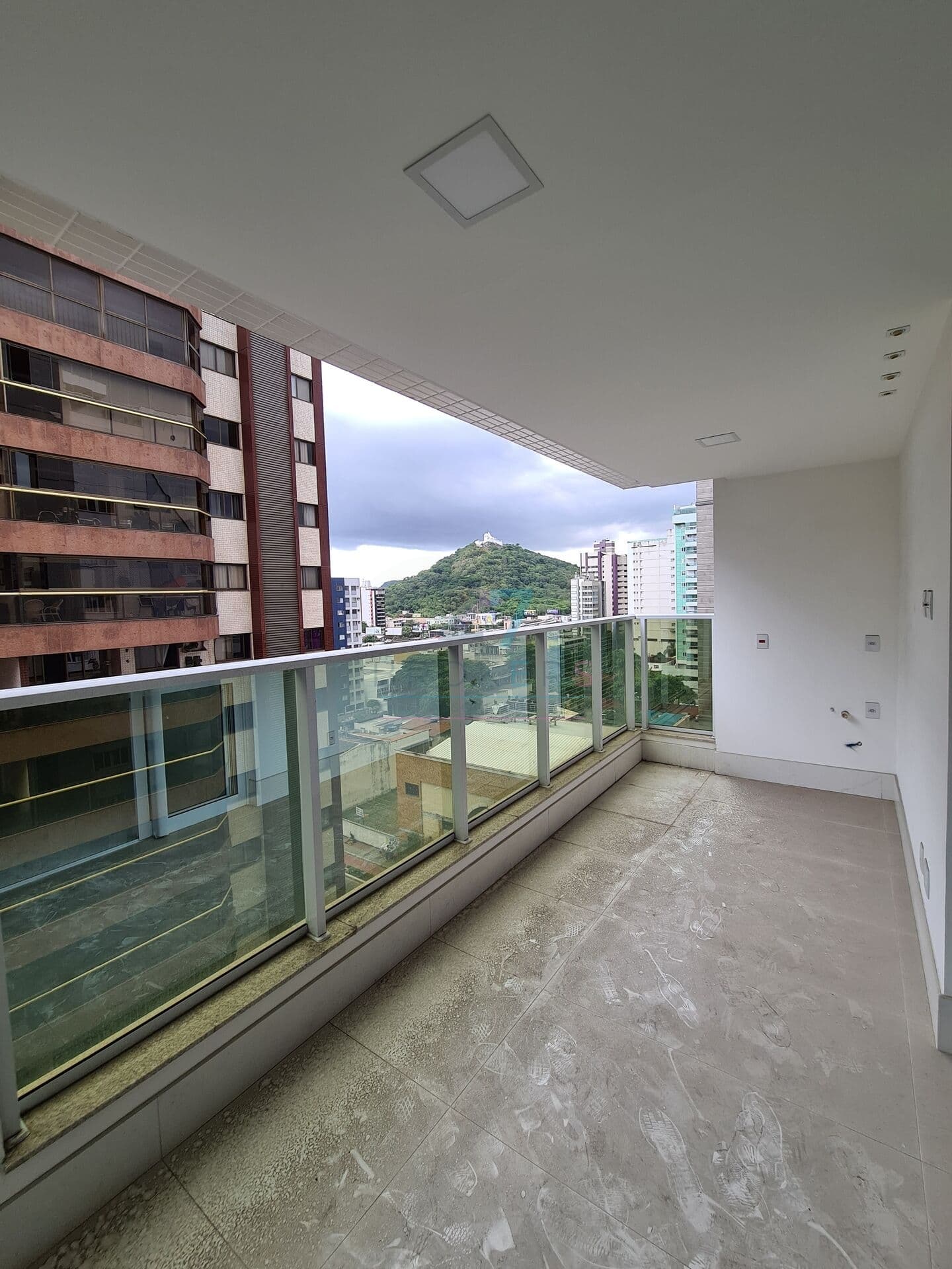 Apartamento 4 Qts c/ 2 suítes
