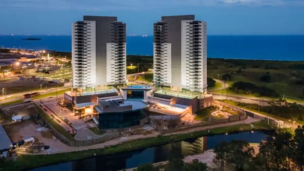 Apartamento 4 Qts c/ 4 suítes