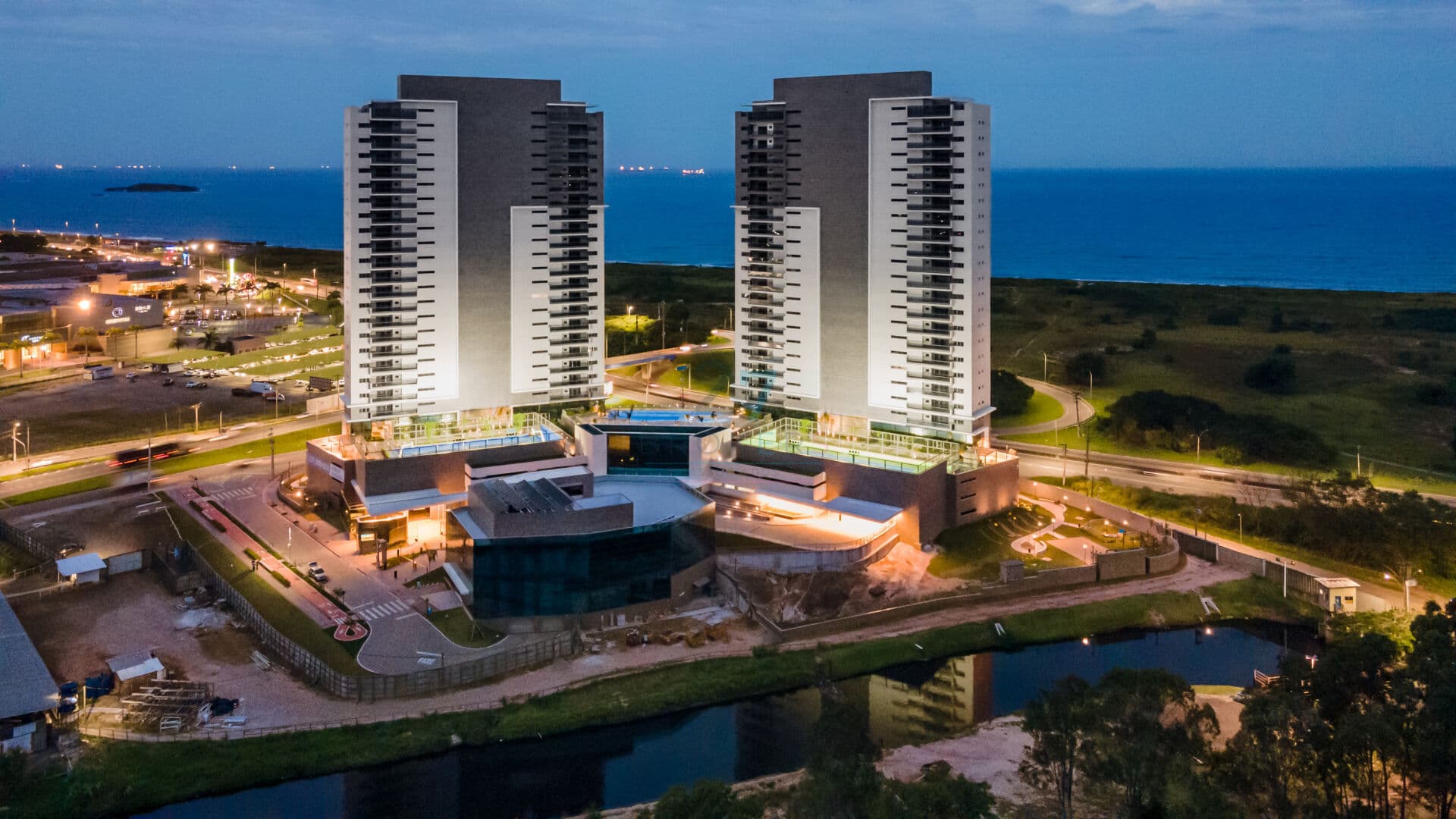 Apartamento 4 Qts c/ 4 suítes