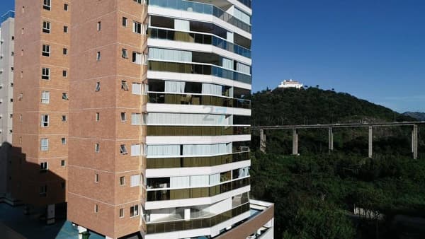 Apartamento 4 Qts c/ 3 suítes