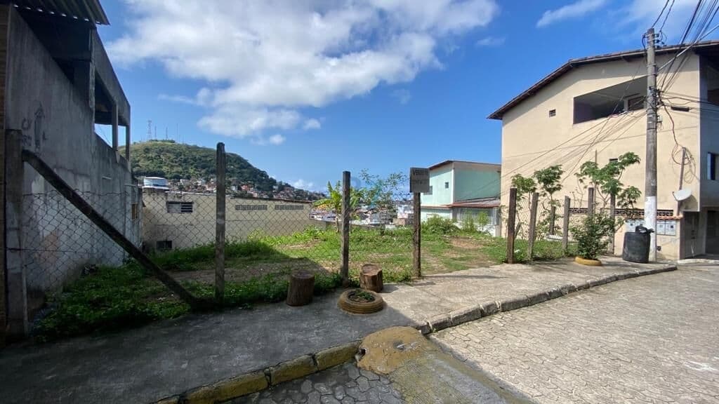 Lote em Vila Velha, no bairro Glória.