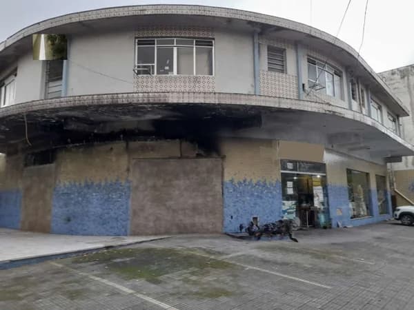 Galpão/Pavilhão Salão Comercial para Venda em Estuário Santos-SP