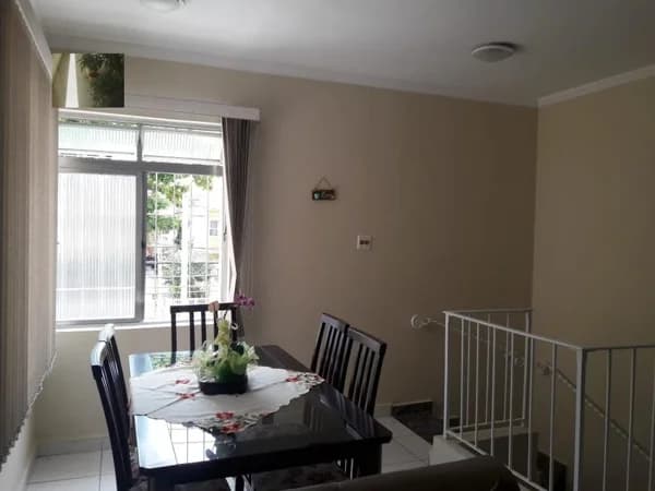 Casa Sobreposta para Venda em Vila Belmiro Santos-SP
