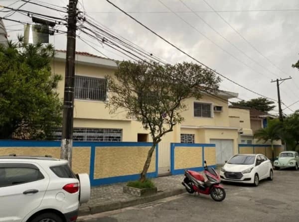 Casa Geminada para Venda em Encruzilhada Santos-SP