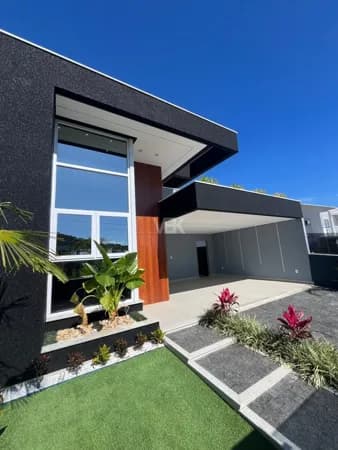 Casa em Palhoça - São Sebastião