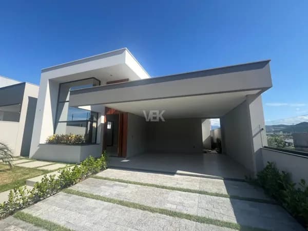 Casa em Palhoça - São Sebastião