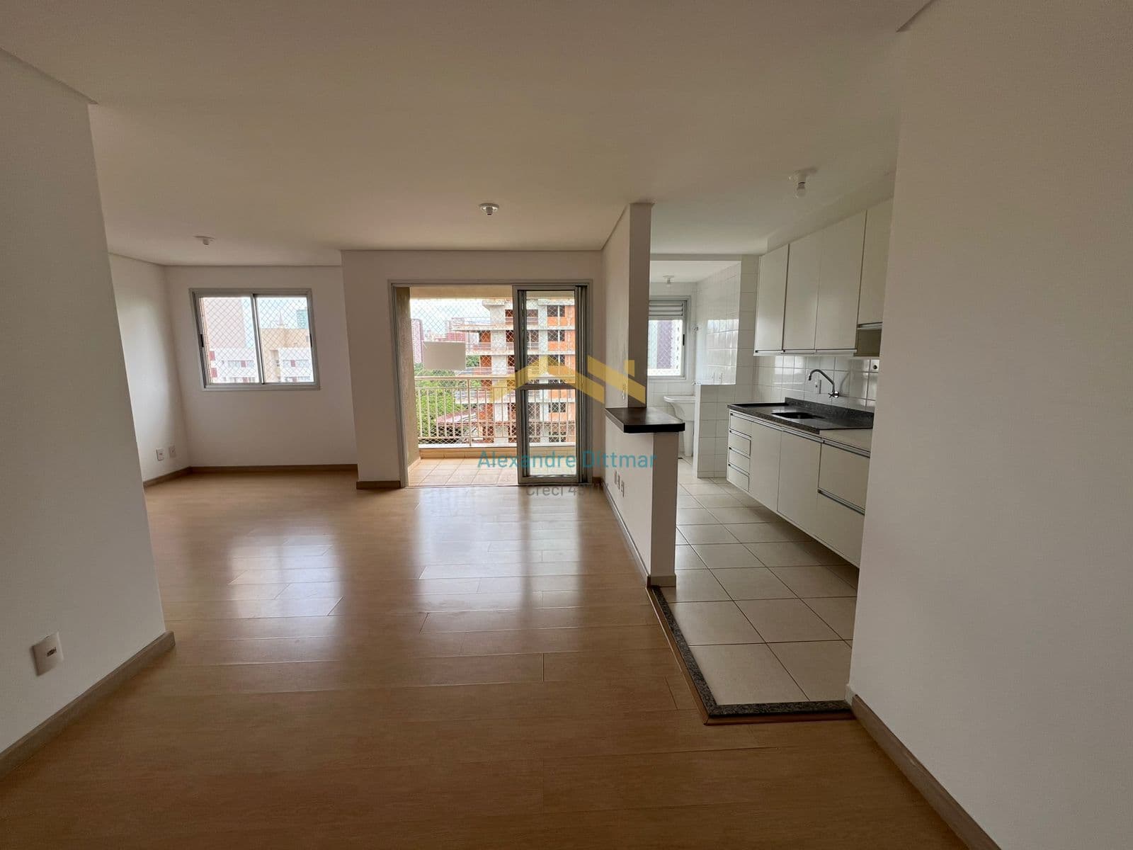 Apartamento Alto Padrão em Zona 03, Maringá/PR